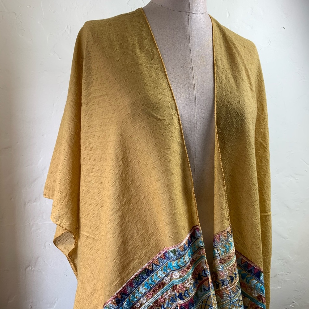 BOHO Tassel Kimono - Picture 3 of 14